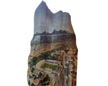 Bemalte Holzschwarte mit Motiv von 1860 er Stadion in München. Von Josef Holzweber gemalt